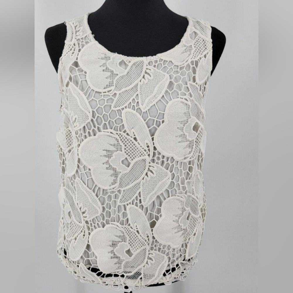 Merona Women's Size M White Sleeveless
Floral Lace Overlay Tank Top Blouse